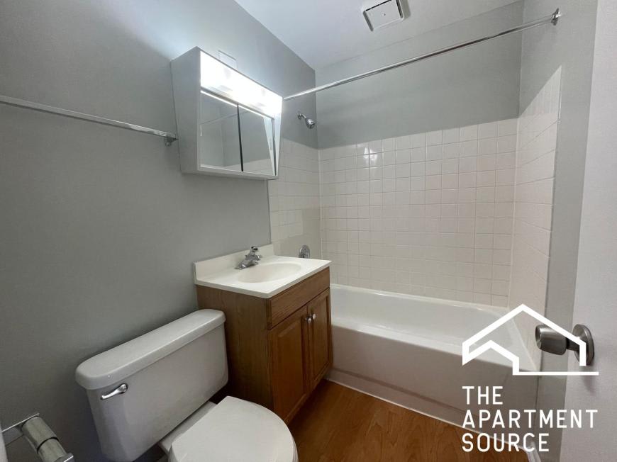 4537 North Dover St. – photo 5