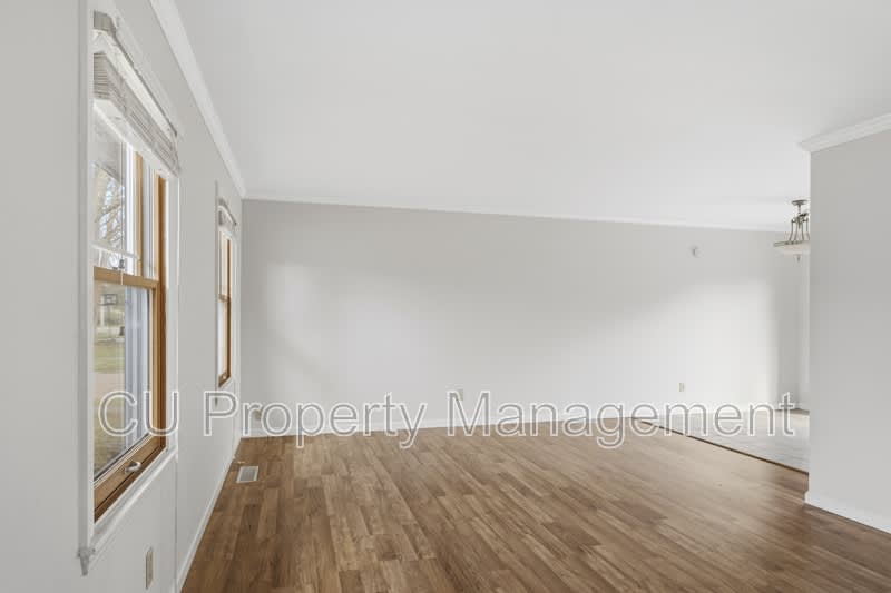 1903 Sumac Drive – photo 4