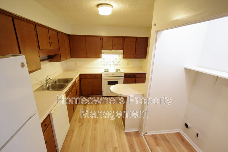 599 Winding Creek Rd – photo 2