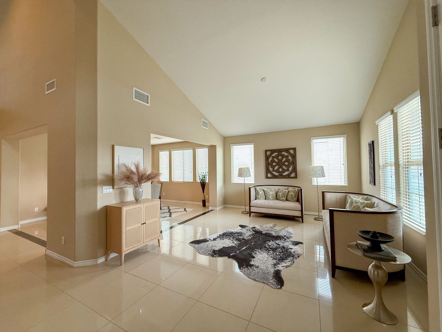 Luxury 6/BD 4.5/BA Large Furnished Home with Dual Primary Suites in Gated Community – photo 3