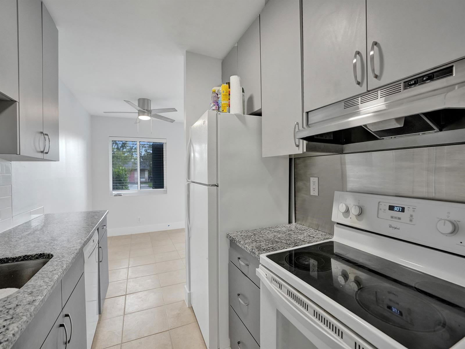 831 Southwest 14th Street – photo 3