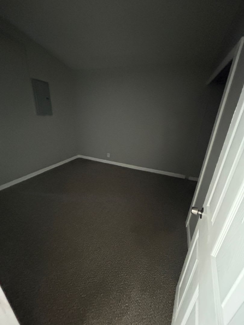 For Lease – photo 5