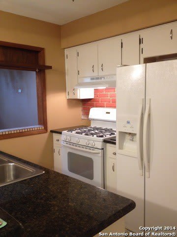 213 ROYAL DR – photo 4