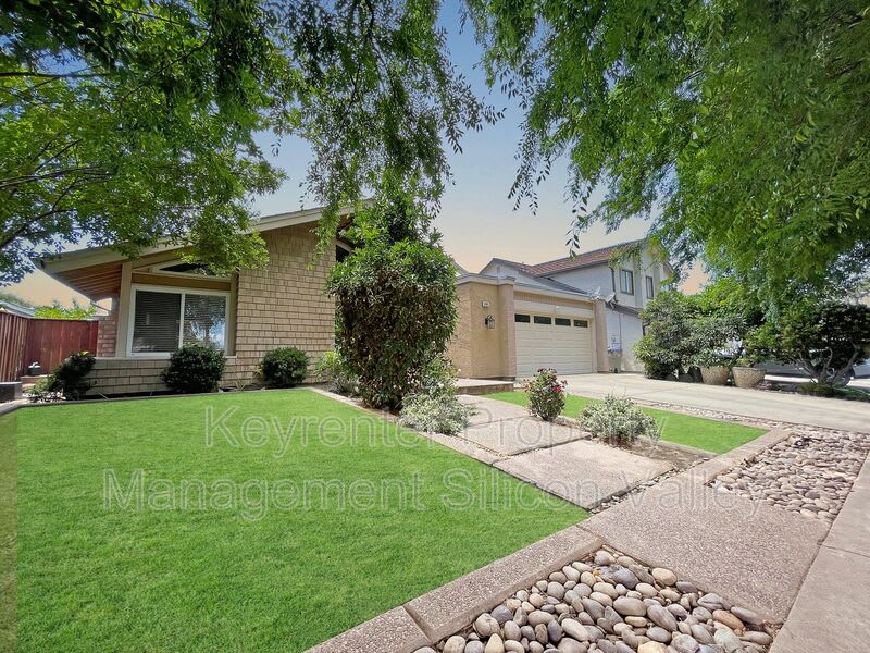 2261 Plummer Ave – photo 1