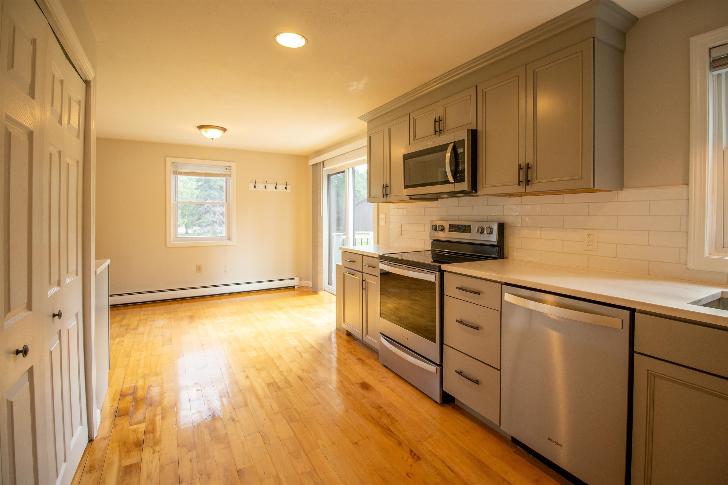 12 Sanderson Road – photo 5