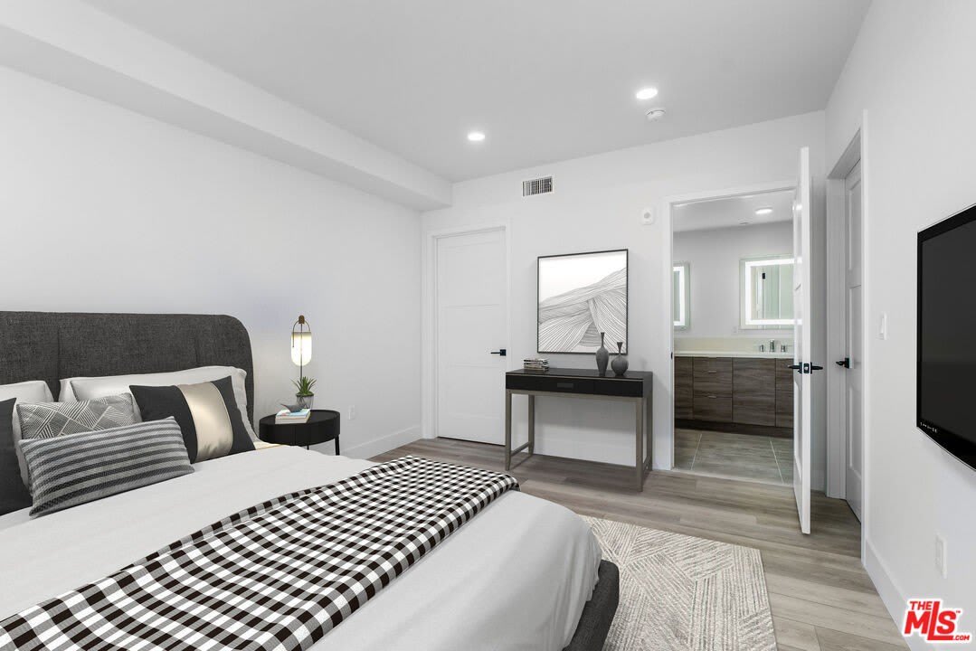 3632 S Keystone Ave – photo 4