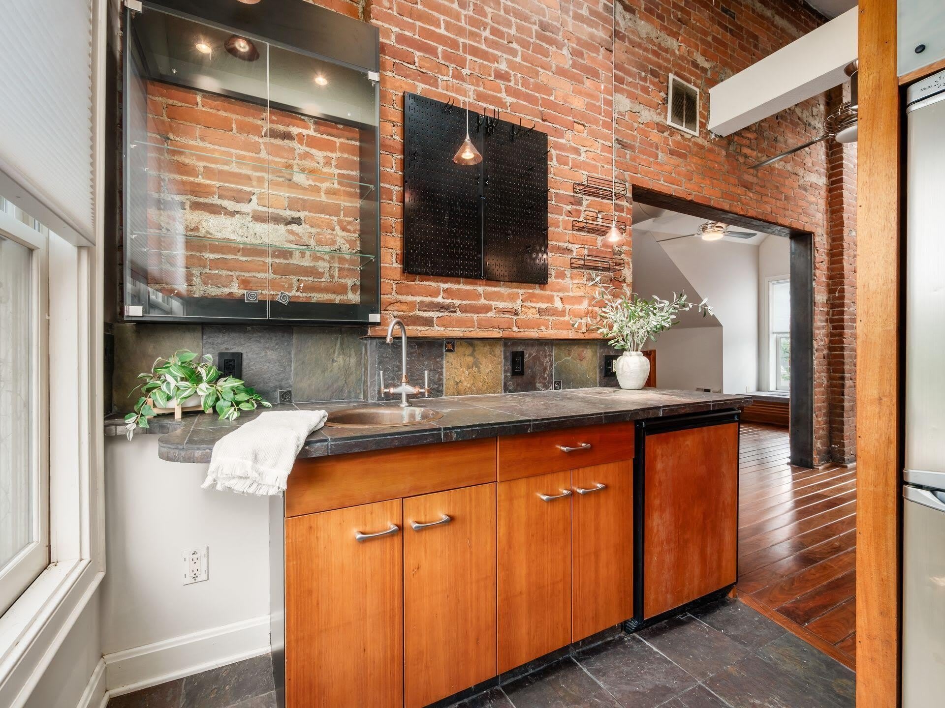 36 E Kossuth Street – photo 1