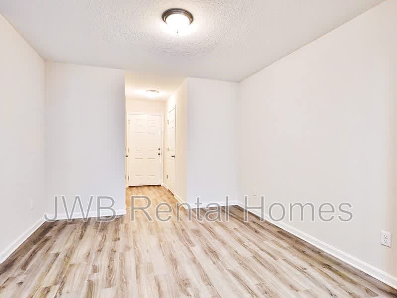 1370 Orton St – photo 4