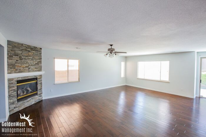 11042 Gammila Drive – photo 2