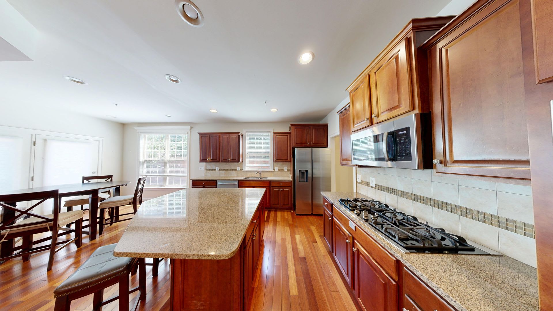 4 4 5 Ba Custom Home Close In Kensington – photo 4