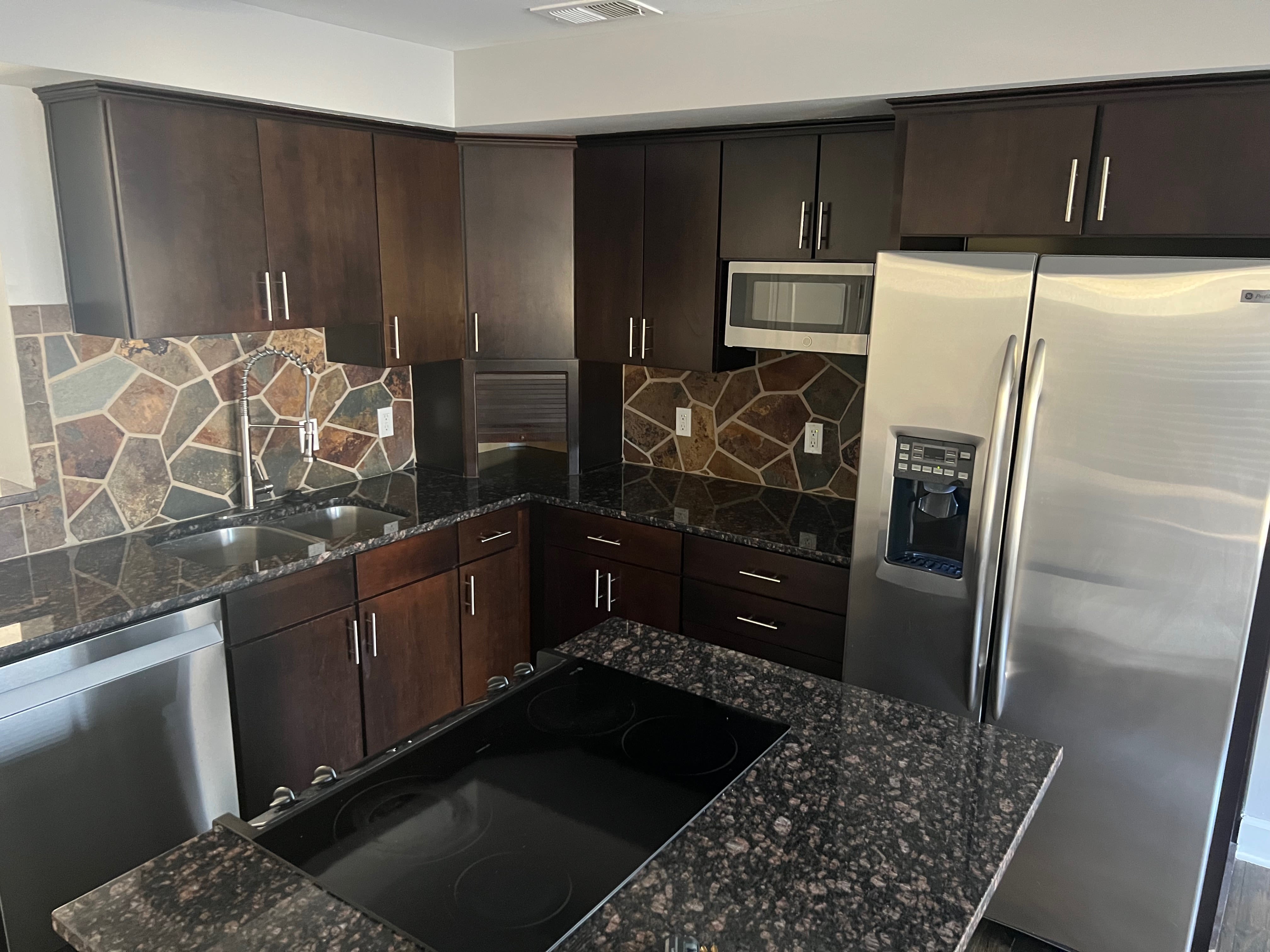 516 West 10th Street – photo 3