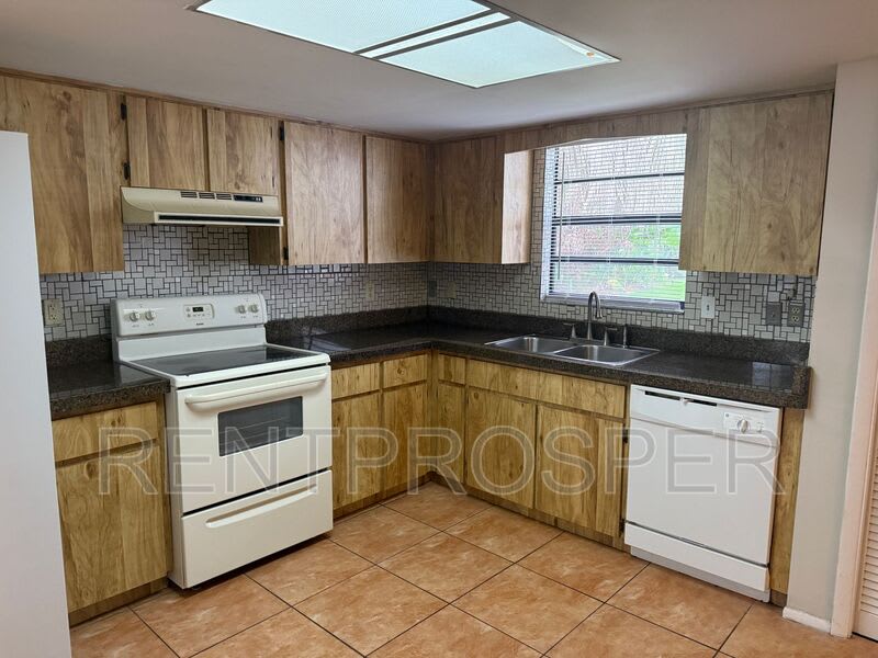 113 S Deerwood Ave – photo 3