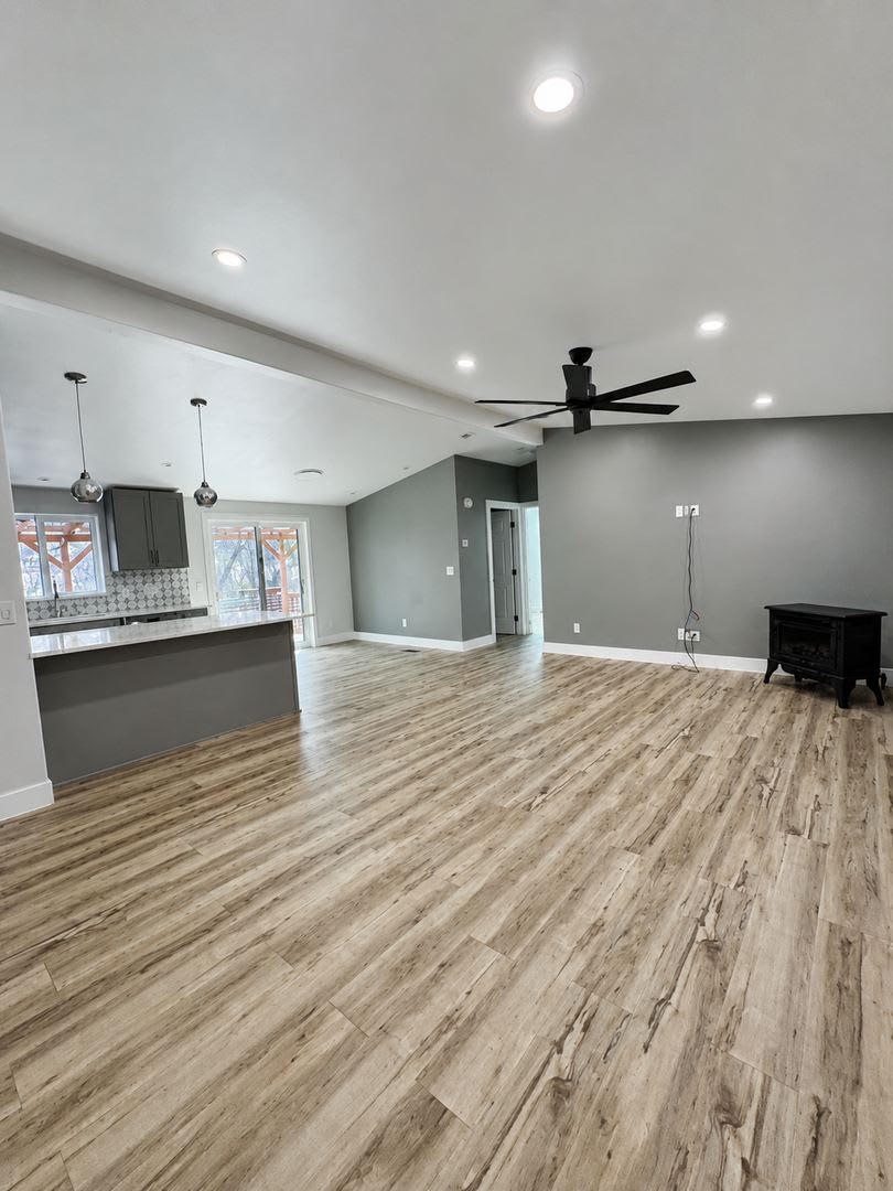 Beautiful 3 Bedroom 2 Bathroom Home in Country Setting – photo 5