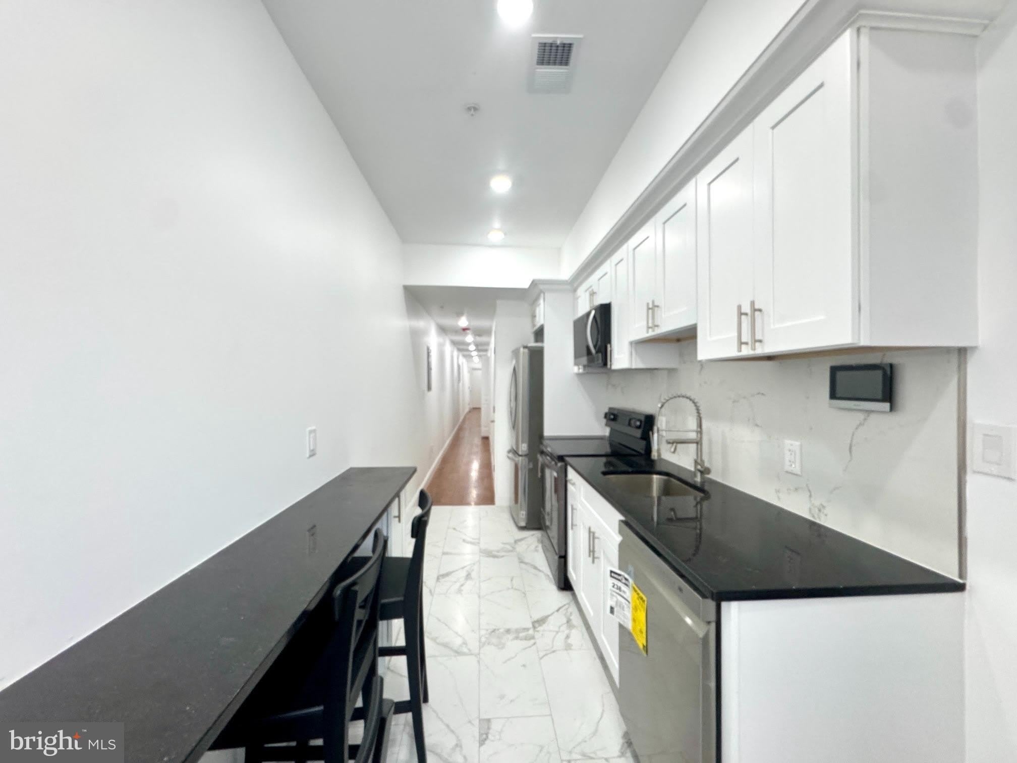 3825 LANCASTER Avenue – photo 3