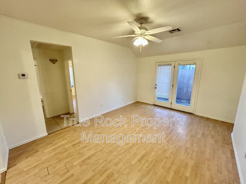 1400 South Mississippi Avenue – photo 5