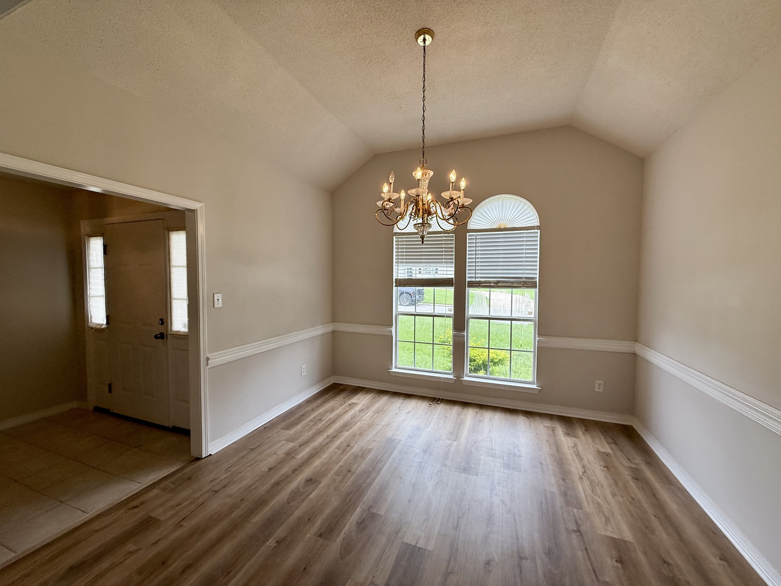 854 LOUISE AVE – photo 3