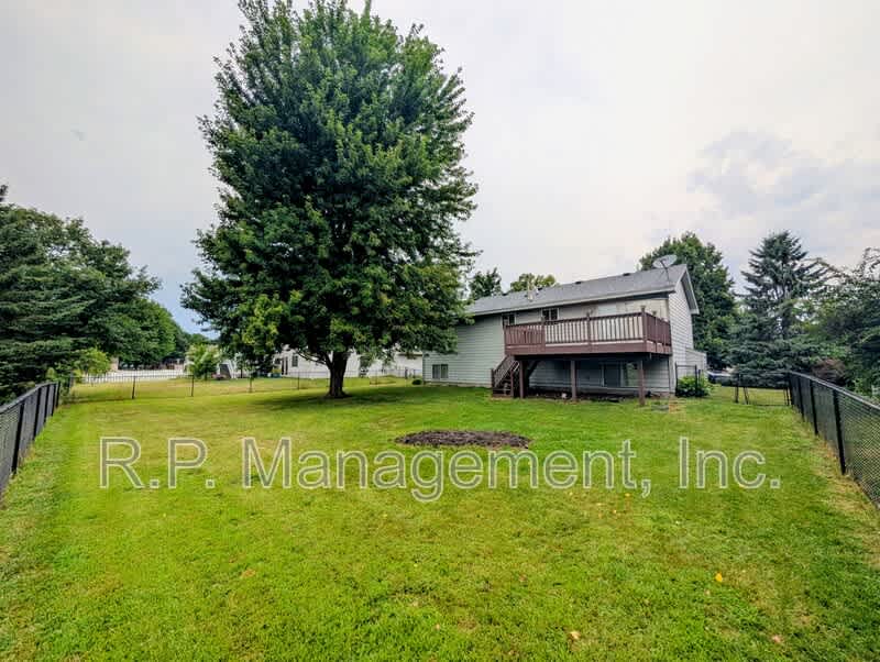 1964 Greenway Ave – photo 2