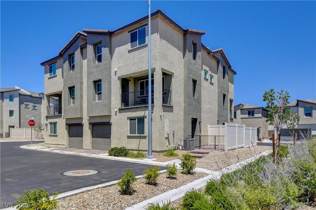 6924 Spicy Merlot Street – photo 2