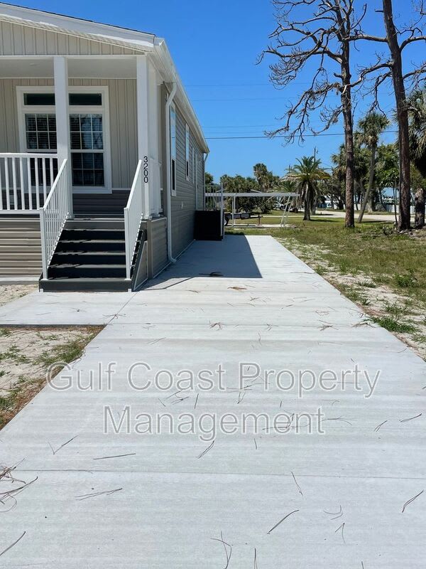 3200 Holly Ave – photo 2