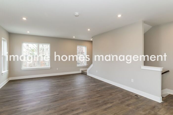 2611 May Street – photo 2