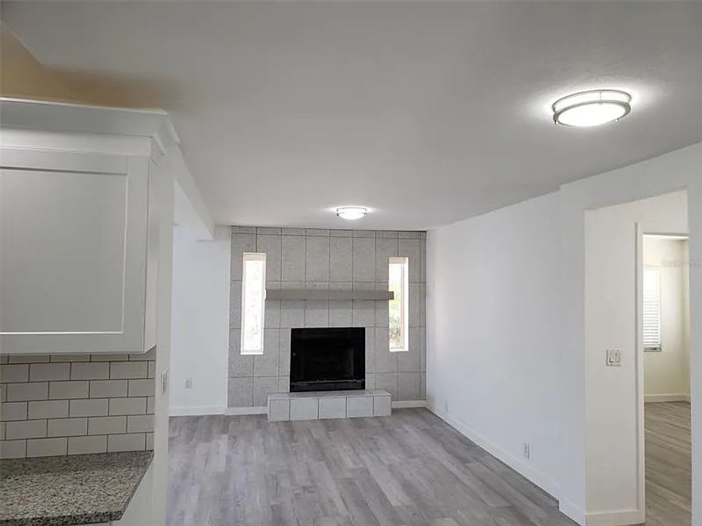 Canal Home 3 Bed 2 Bath – photo 3