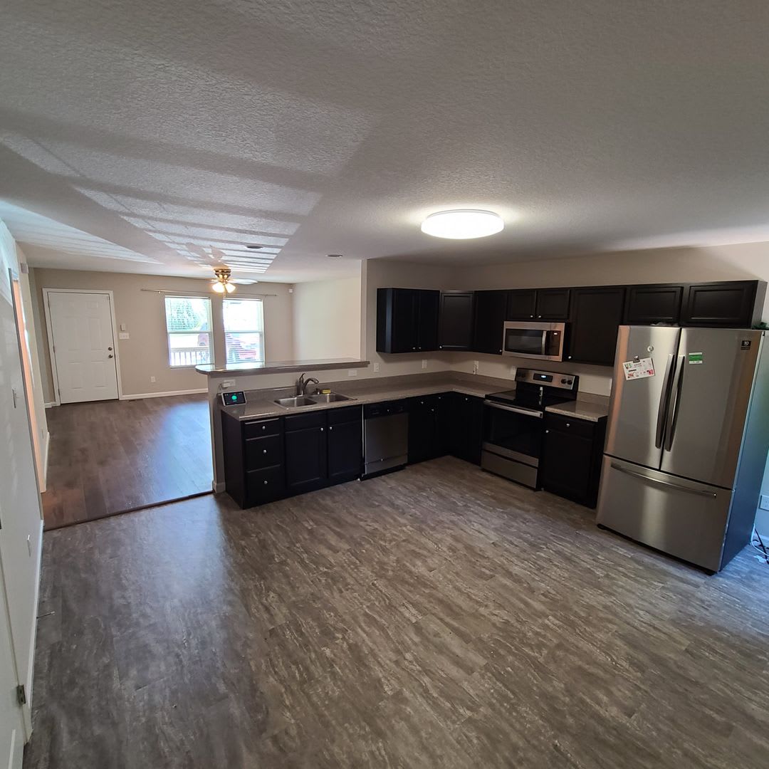 Knoxville 37917 3 Bedroom 2 Bath Home Cell Or Office – photo 3