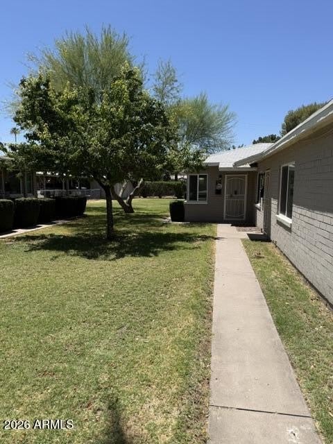 2545 E Clarendon Avenue – photo 2