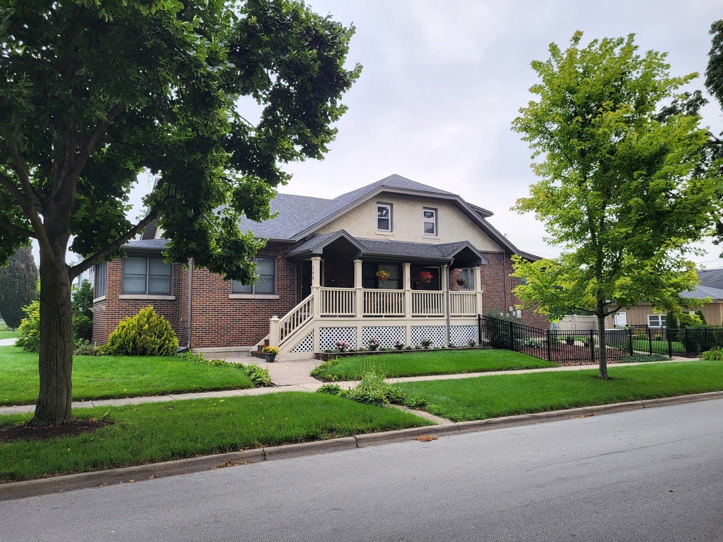 345 N ADDISON Avenue – photo 2