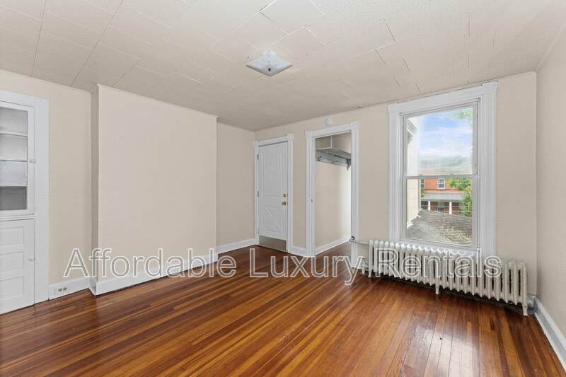 106 S Lake Ave – photo 2