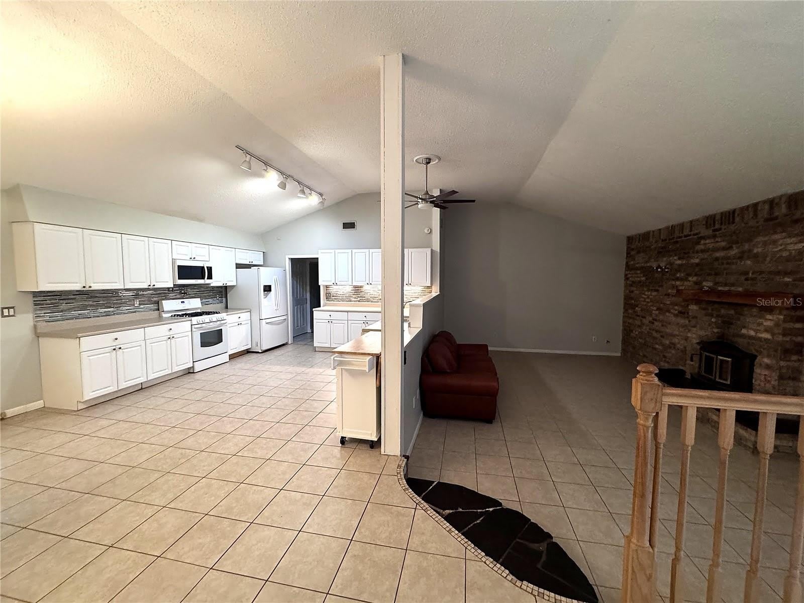 3 ELIZABETH Drive E – photo 3