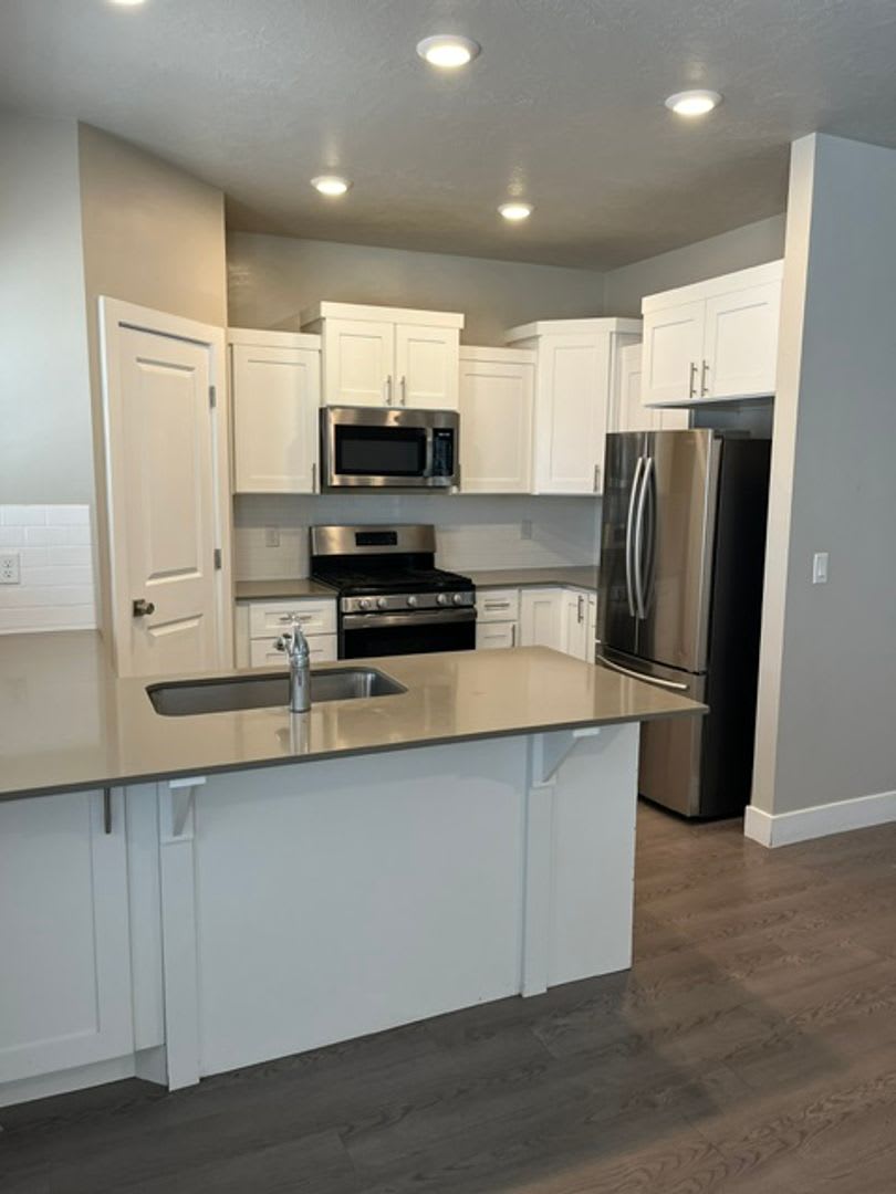 3 Bedroom 2 5 Home On The North End Of Cedar City – photo 2