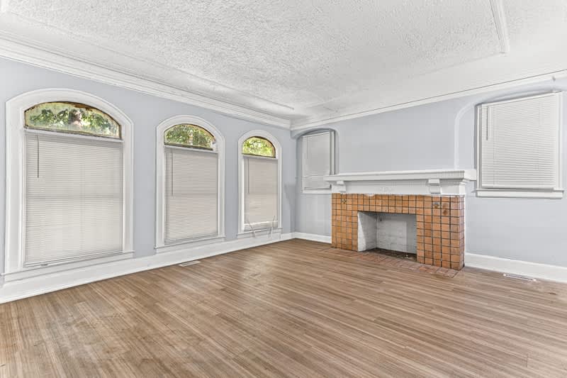 3239 Fullerton Avenue – photo 3