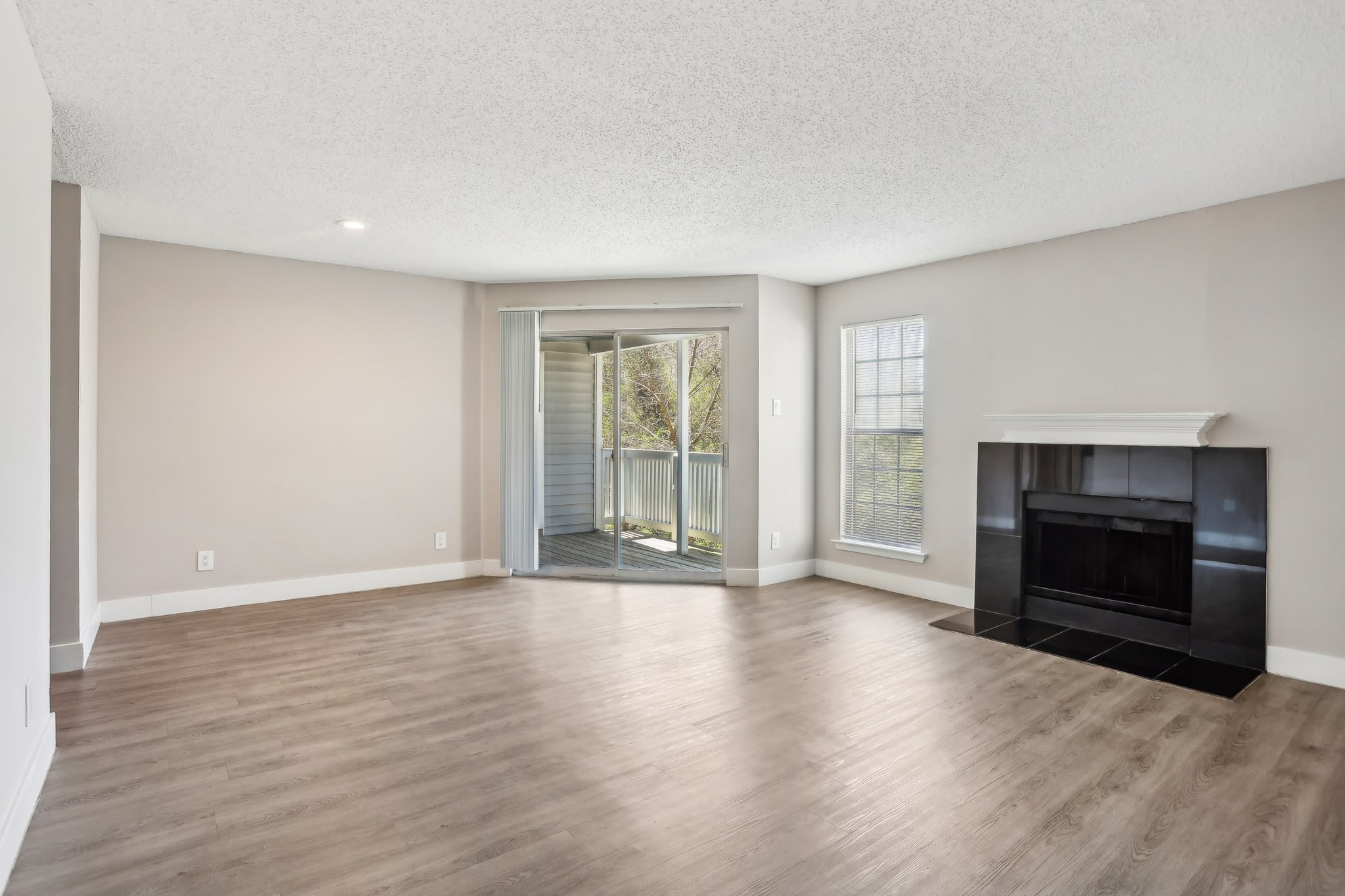 Lincoln Green Apartments – photo 2