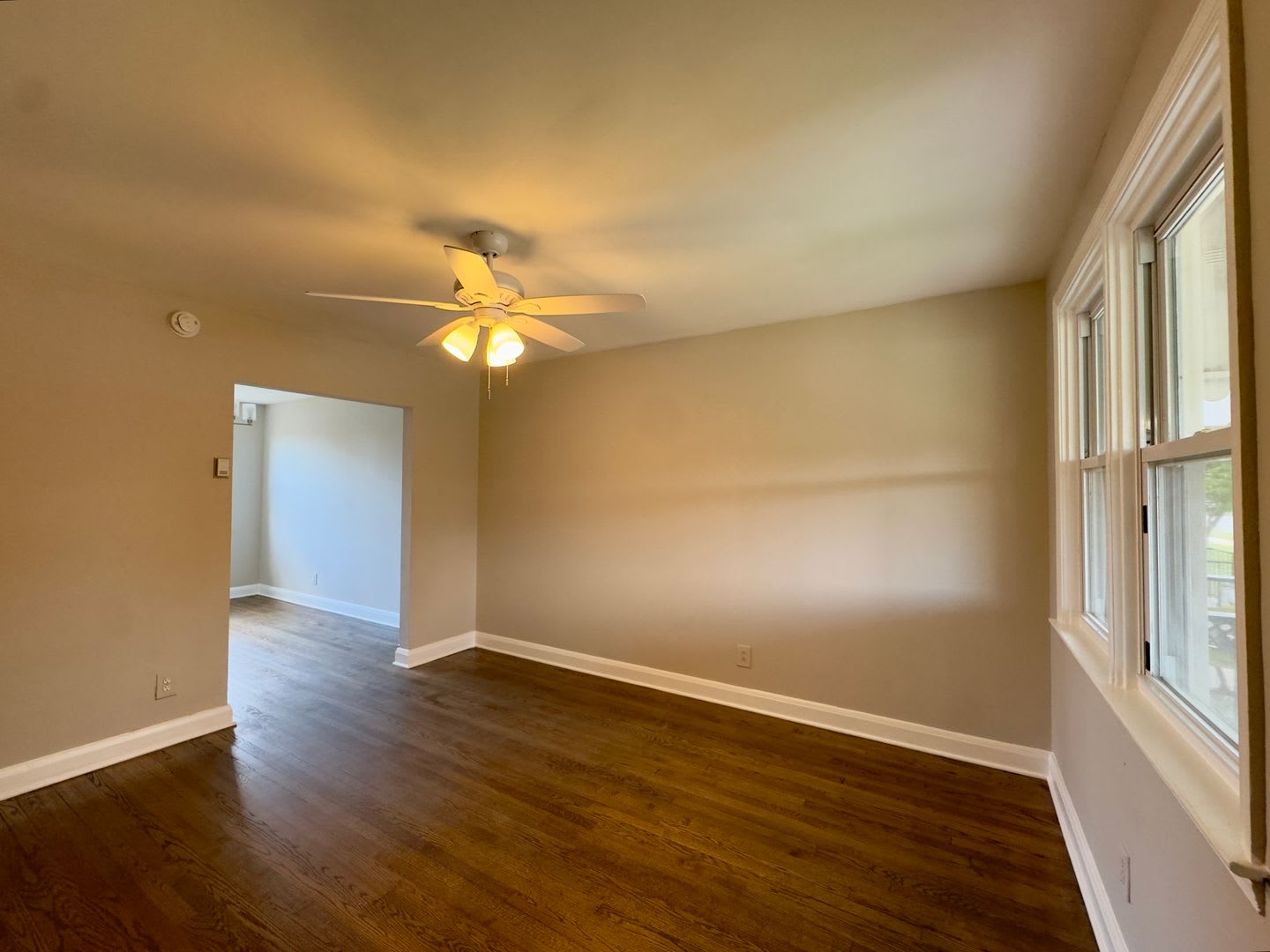 Charming 2 Bedroom/1 Bathroom Townhome in Essex, Baltimore, MD! – photo 2