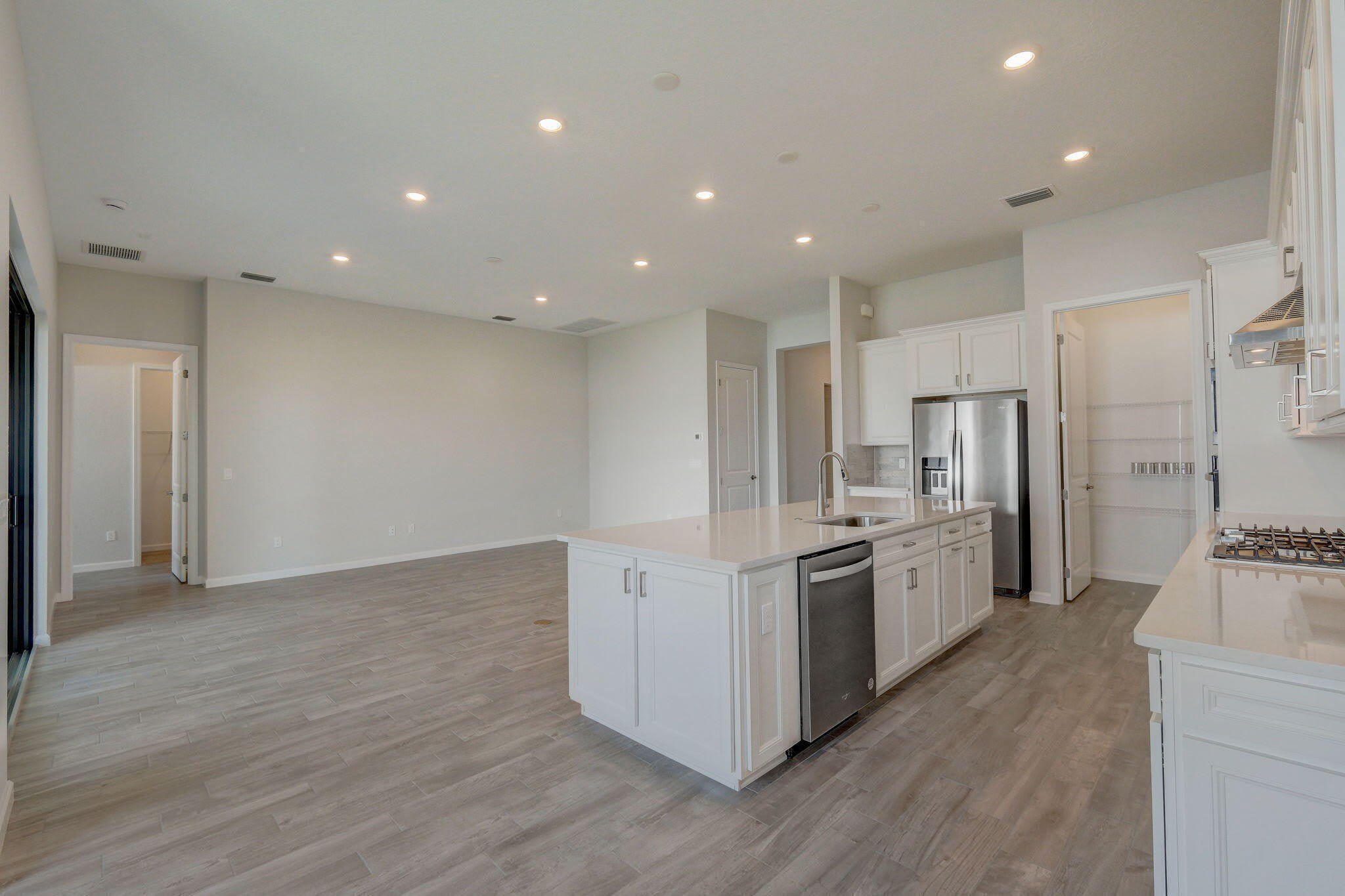 837 SE Courances Drive – photo 5
