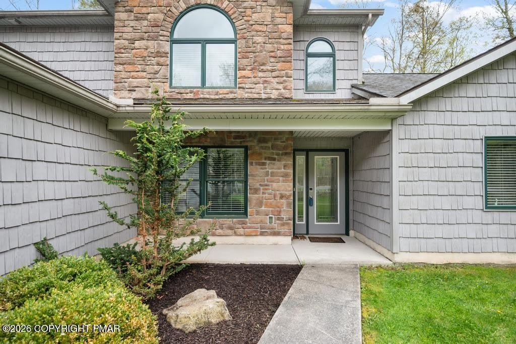 2236 Hillcrest Drive – photo 2