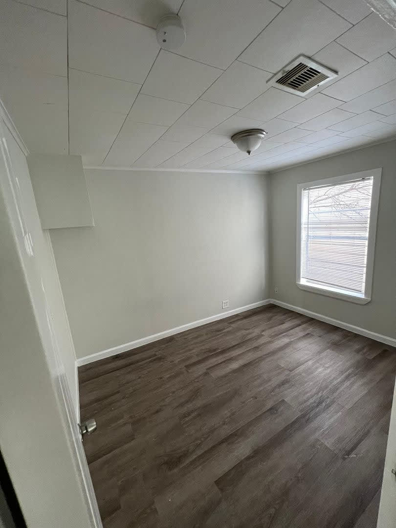 Find your home for less! Gorgeous all renovated Home in Groves, TX!. – photo 5