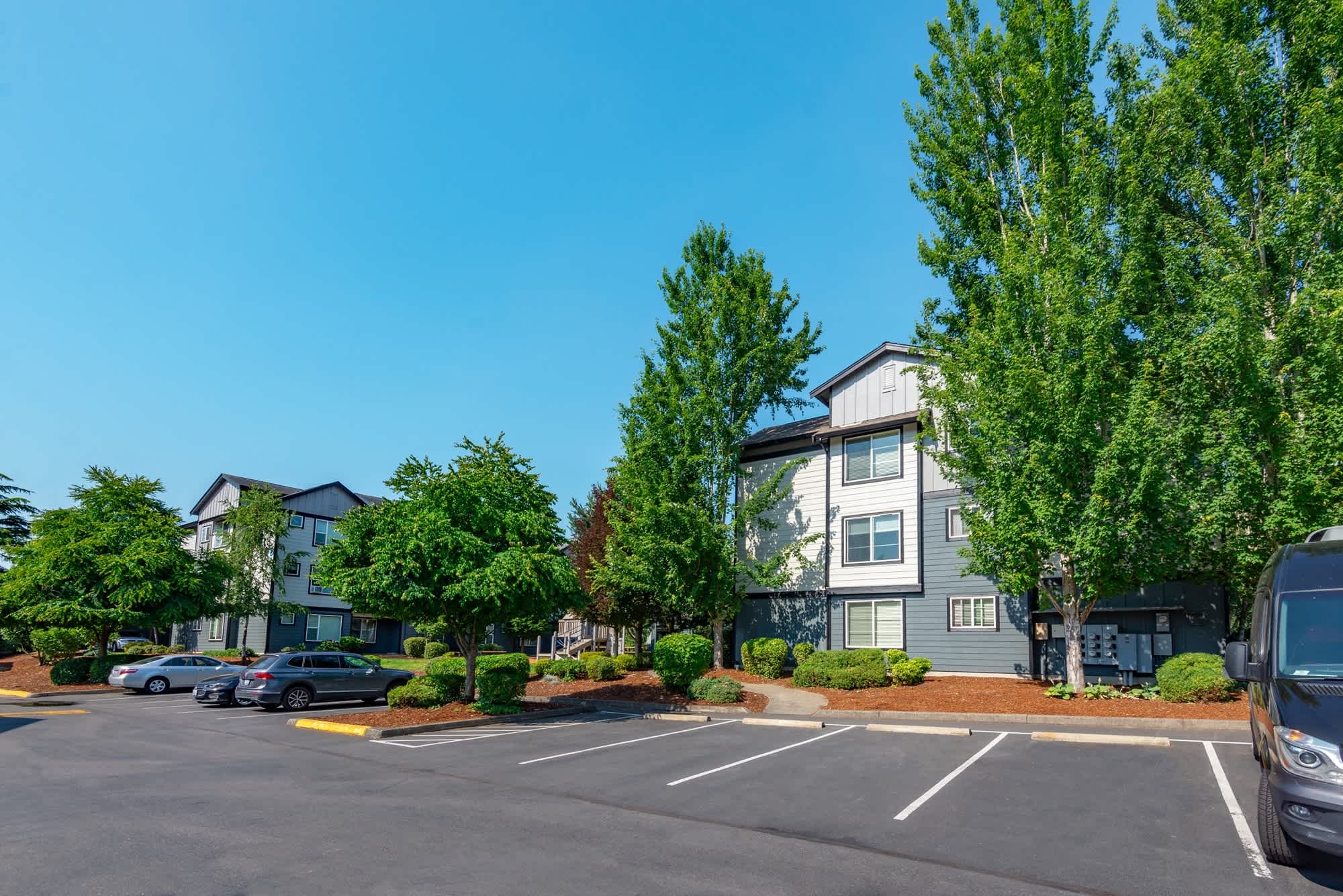 Riverside Park Apartments – photo 1
