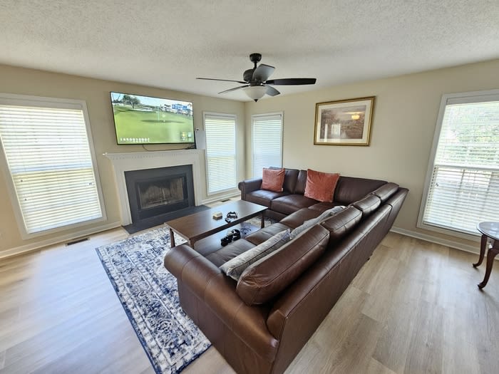 207 Hope Creek Drive – photo 3