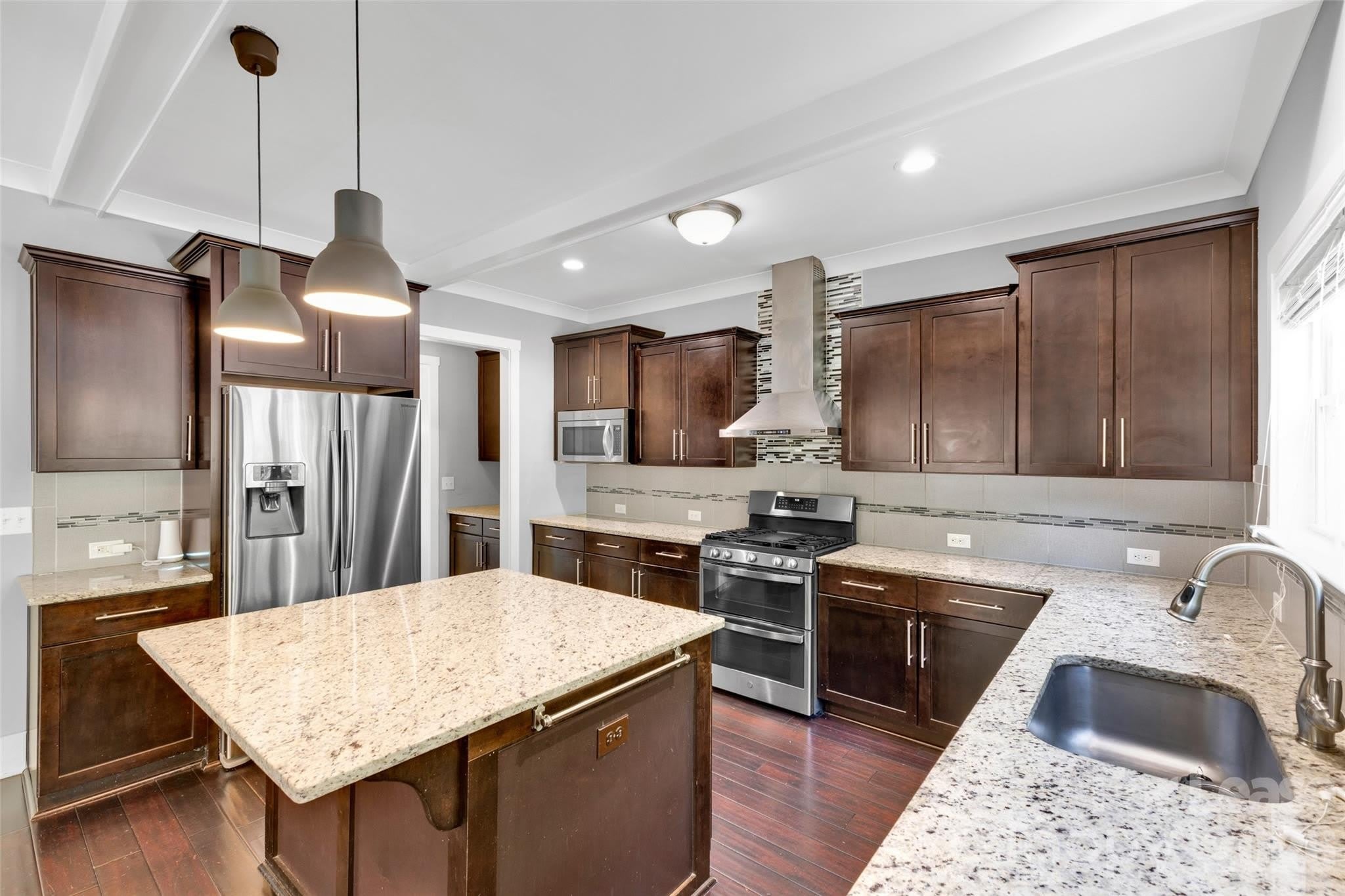 911 Forbes Road – photo 4
