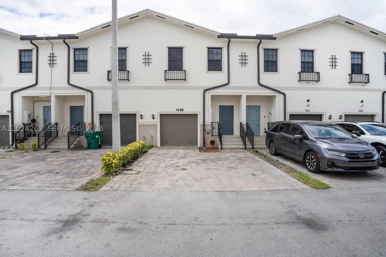 1170 SW 7th Ct – photo 1