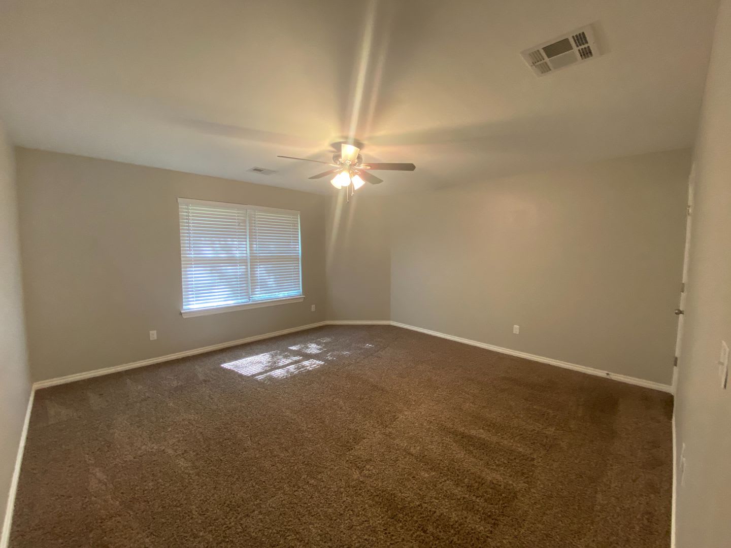 3 Bedroom 2 Bath 2 Car Garage Duplex In North OKC – photo 2