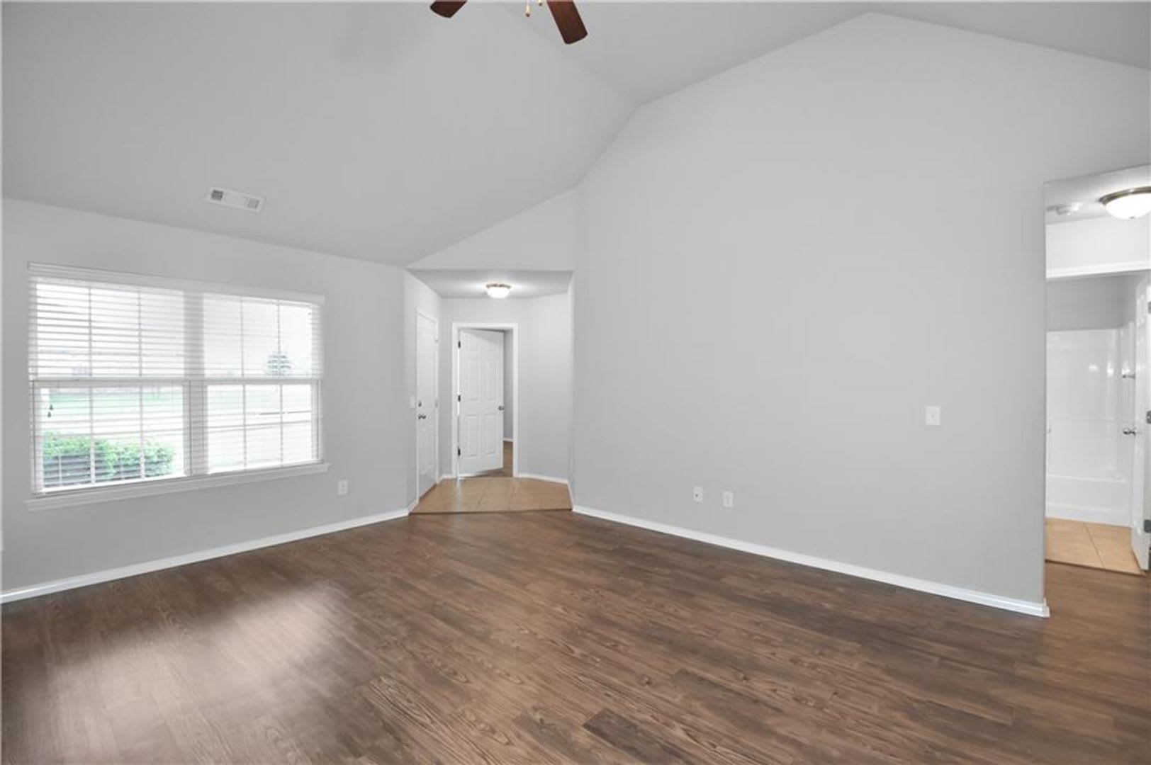 Great home near Bentonville West – photo 4