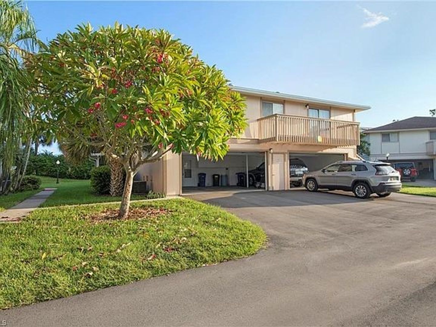 2 Bedroom Condo with One Car Garage – photo 5