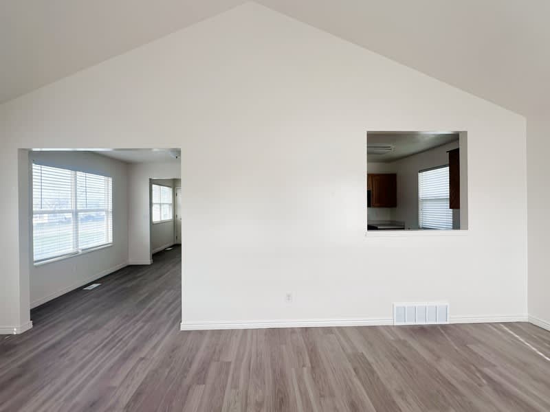 327 N 270 W – photo 4