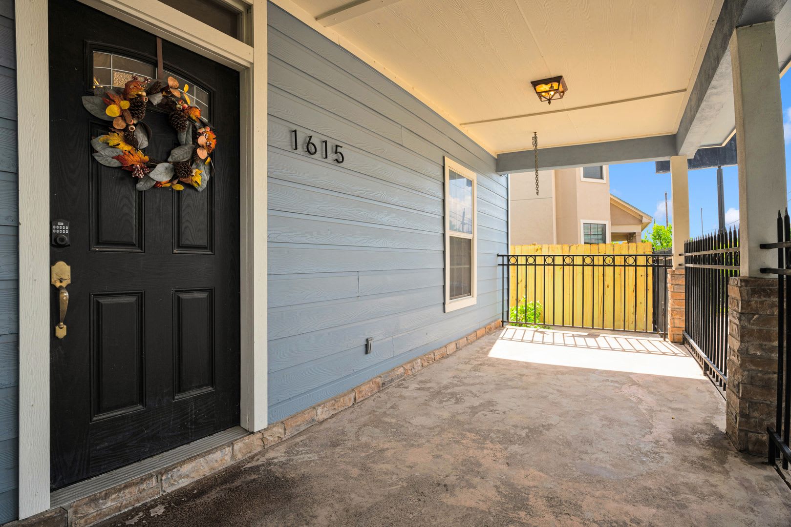 Charming 4-Bedroom Home near Downtown SA! – photo 3