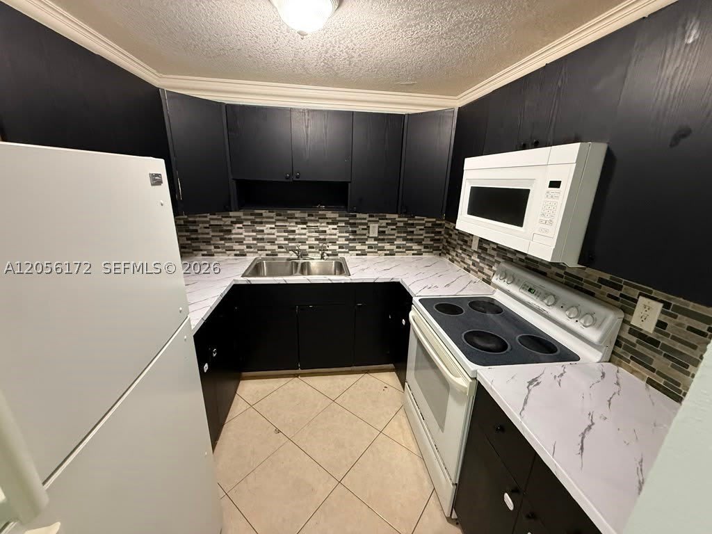1055 W 77th St – photo 3