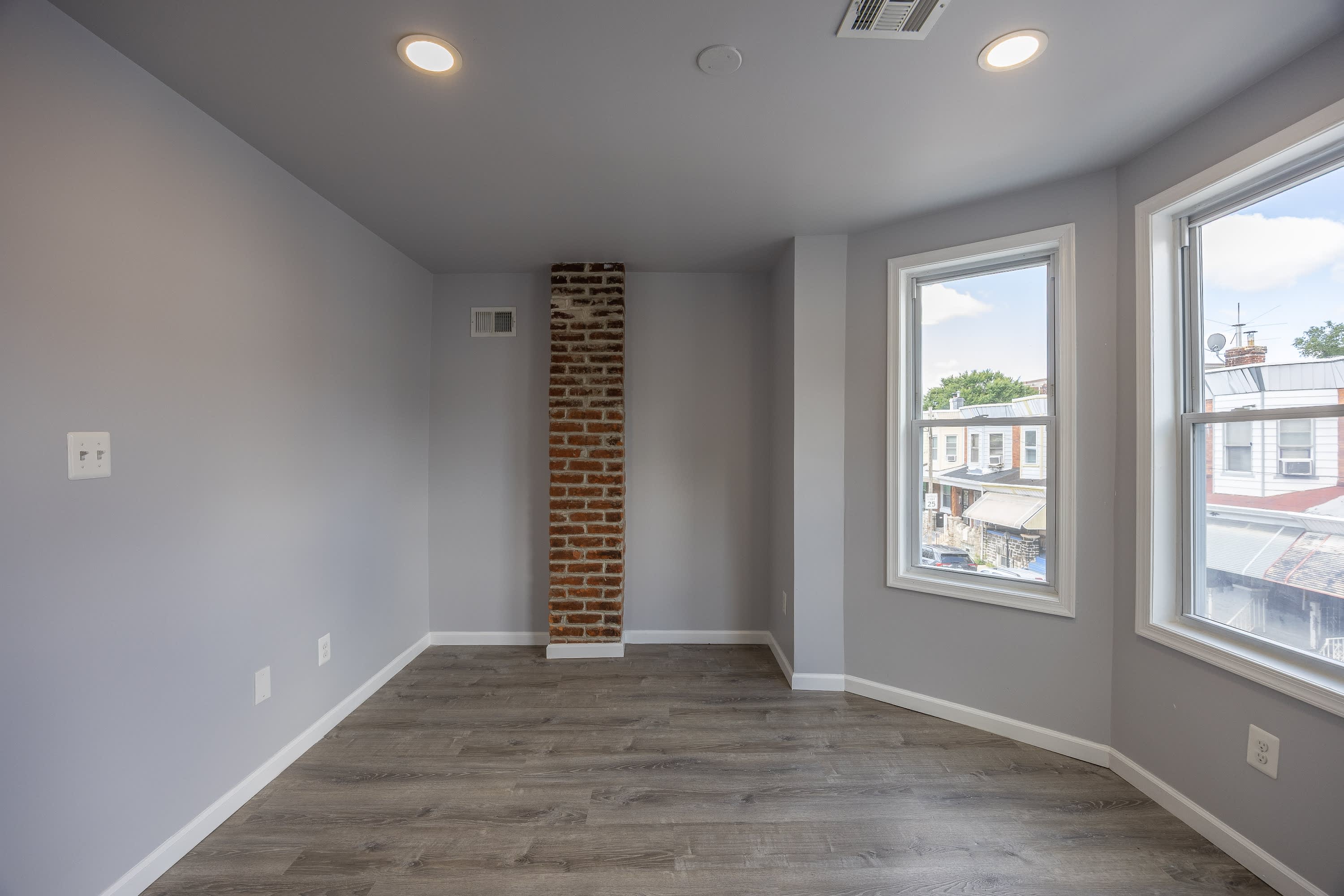 574 Herman Street – photo 2