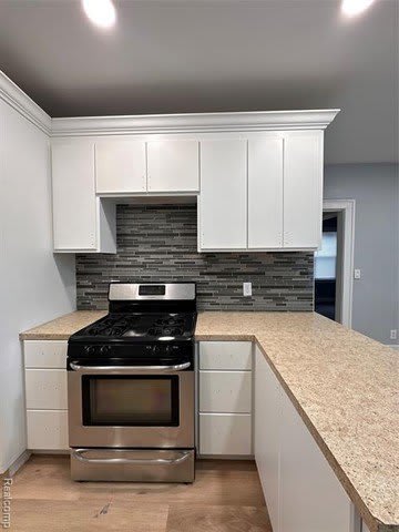 2286 Tuxedo Street – photo 5