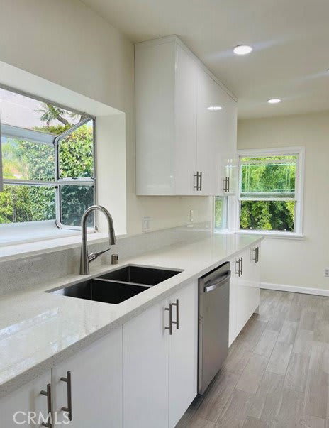 1422 Spazier Avenue – photo 5